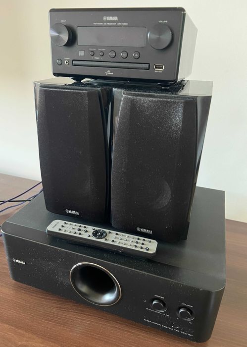 Sistem audio Yamaha MCR-N560 cu subwoofer YST-FSW150