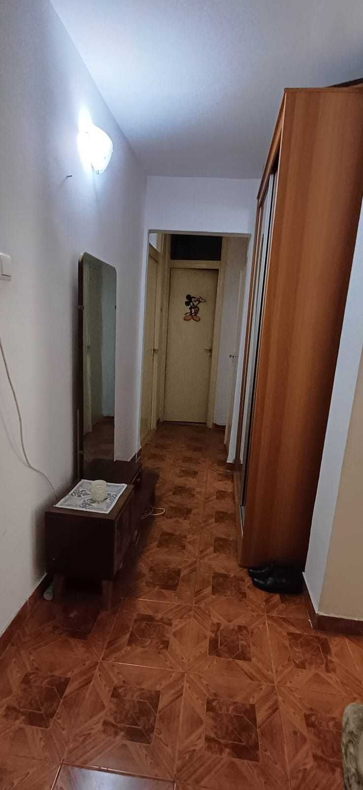 Apartament de vanzare 4 camere