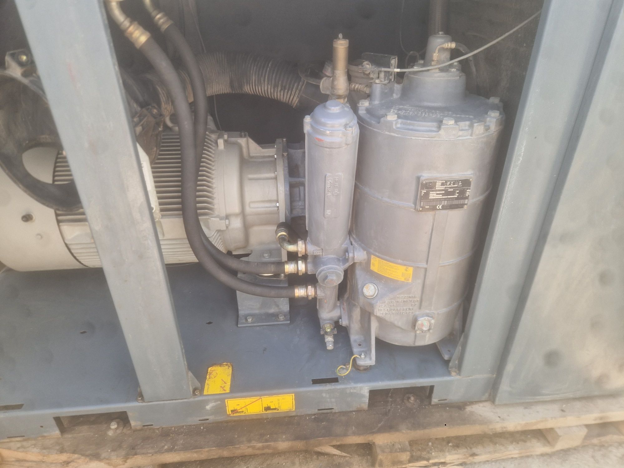 Compresor industrial Atlas Copco GA 90–90 kW–An 2006 accept schimburi