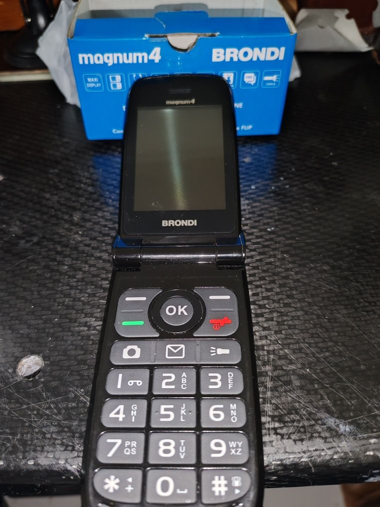 Telefon marca Brondi