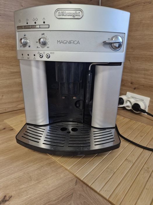 Expresor Delonghi Magnifica