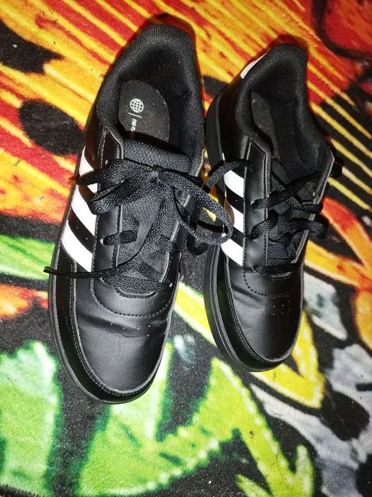 Adidas обувки 39 номер