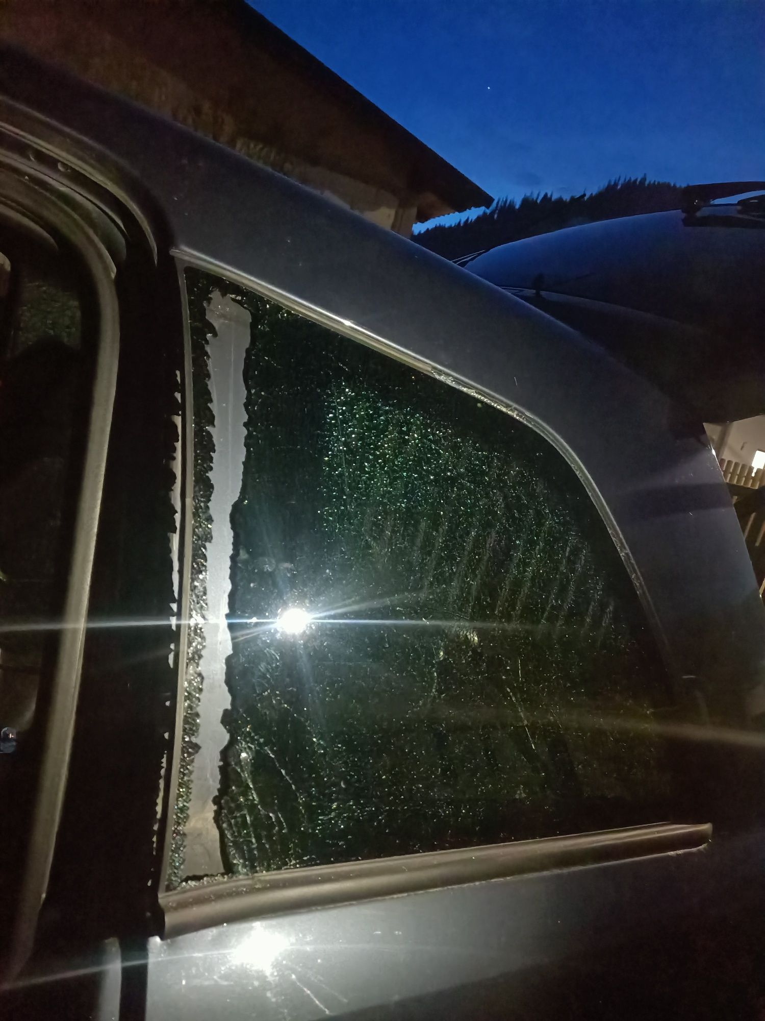 Geam fix stanga/dreapta față/spate opel zafira b 1,9