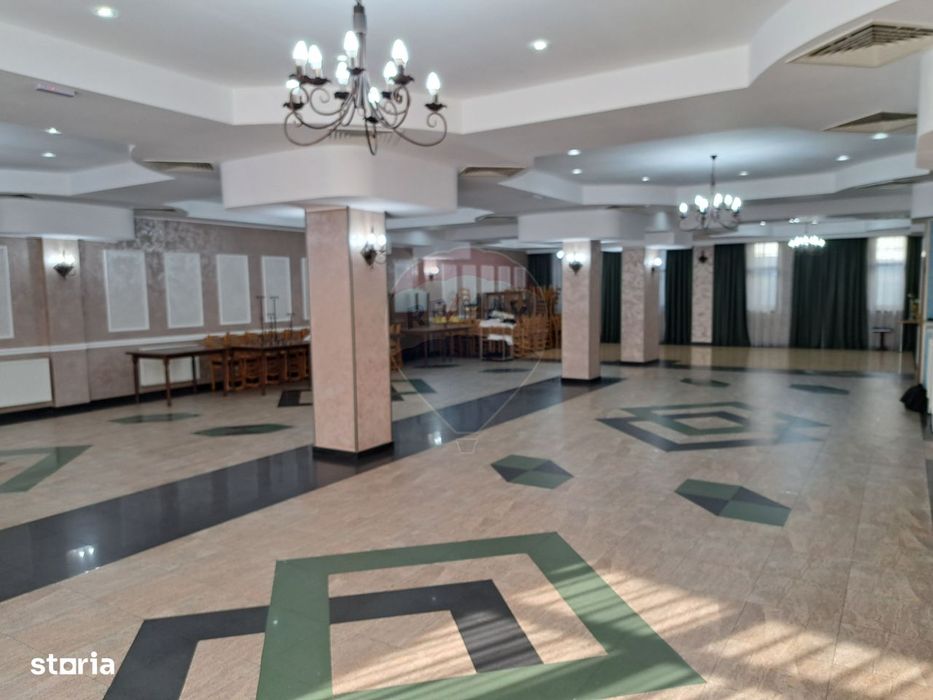 Spațiu de închiriat semicentral, 600 mp