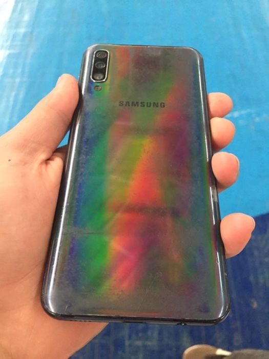 Sumsung A 50 sotiladi