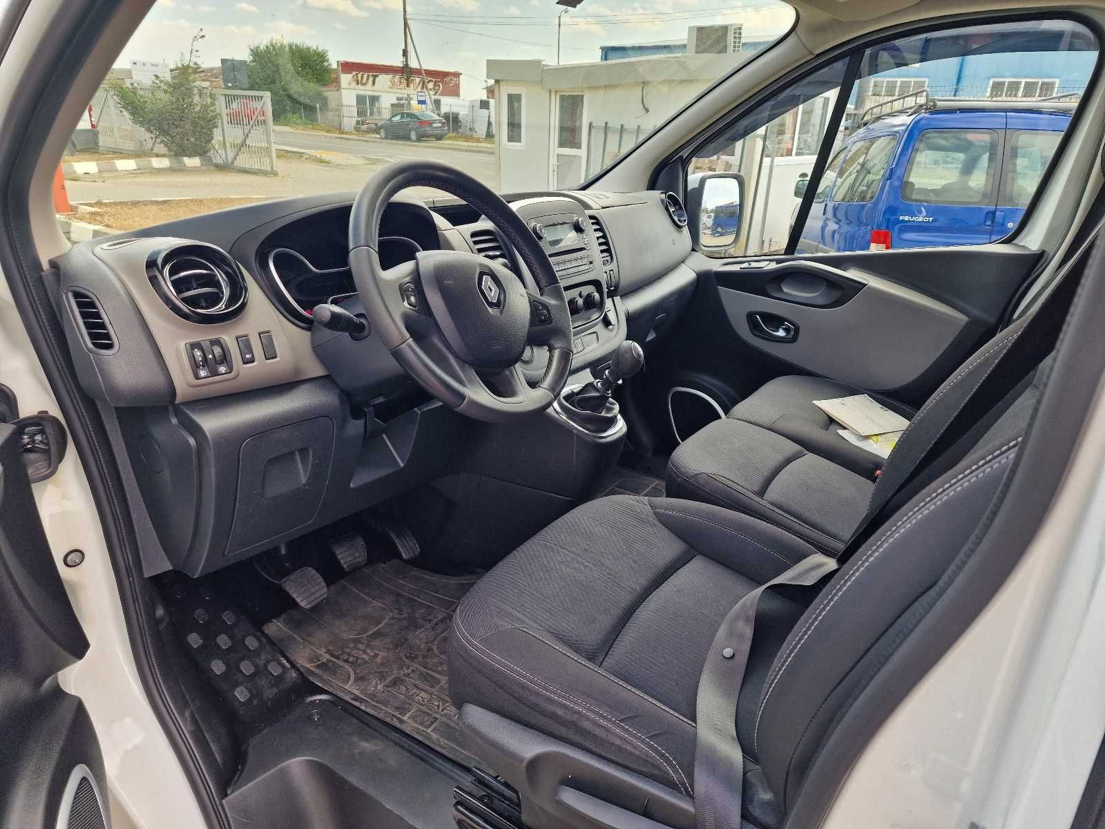 Renault Trafic 1.6D, an 2019, 249 000km, 9 locuri