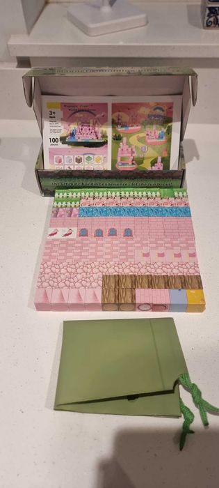 Магнитни строителни блокчета Розов замък за момичета