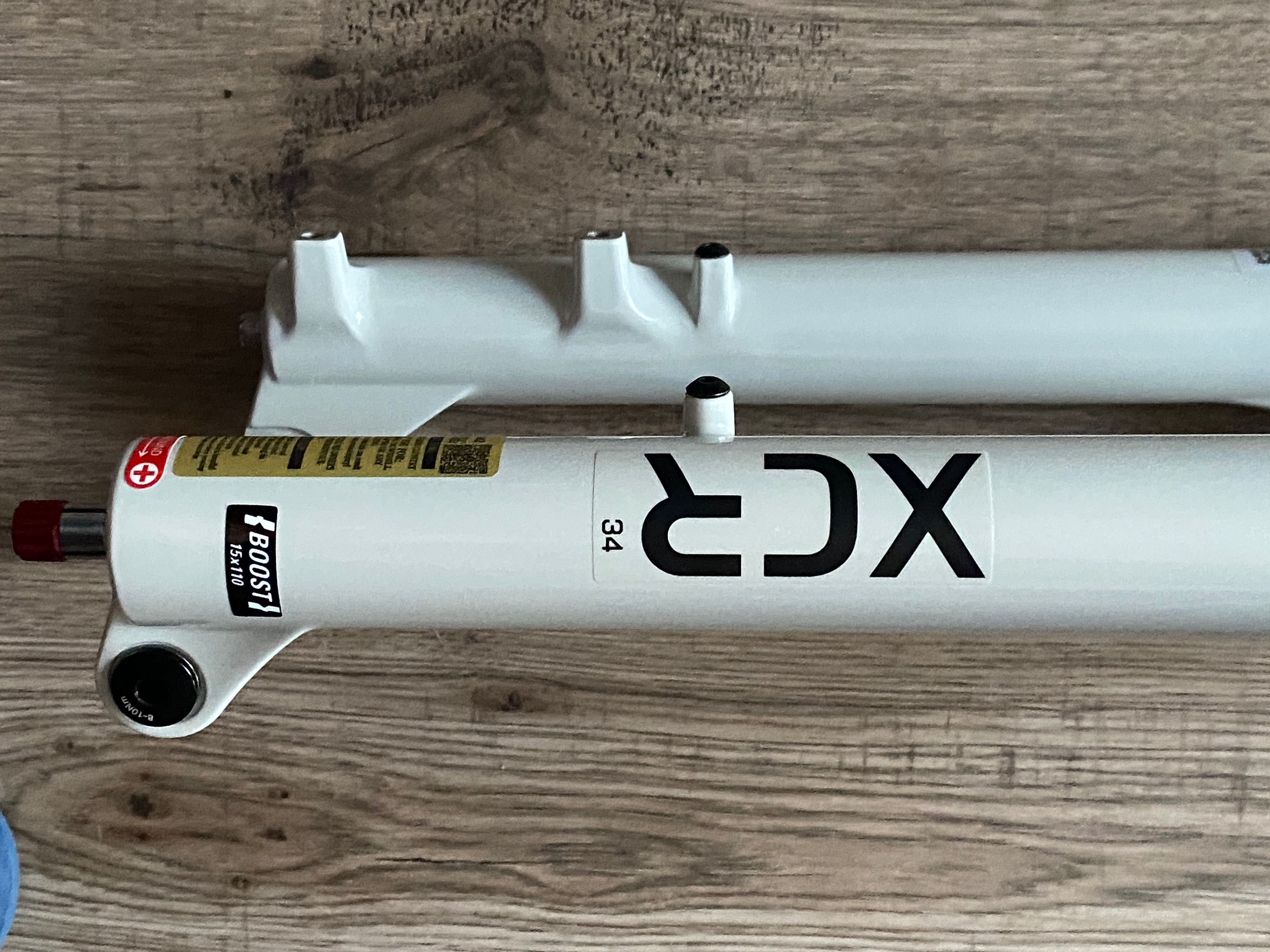 Нова въздушна вилка SR Suntour XCR 34 140mm 27.5 модел 2025 година