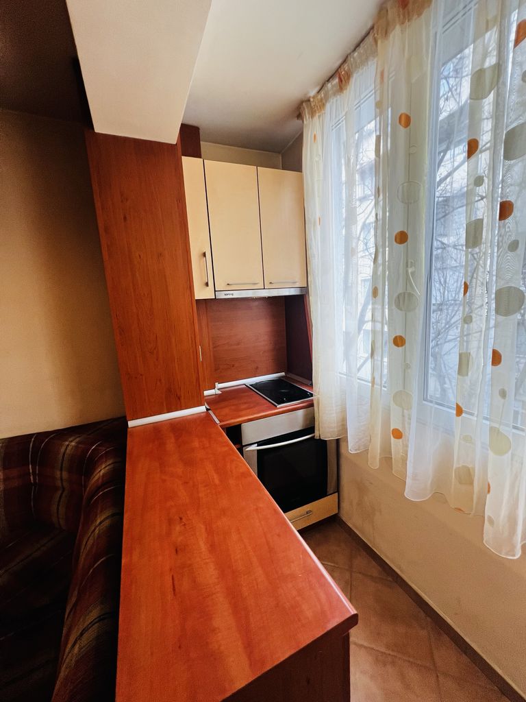 Дава се под наем Двустаен апартамент в Варна, Лятно кино Тракия - 60 кв.м за 351.9 € - Снимка #2