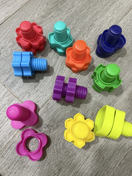 Конструктор болты и найки развивающая игрушка