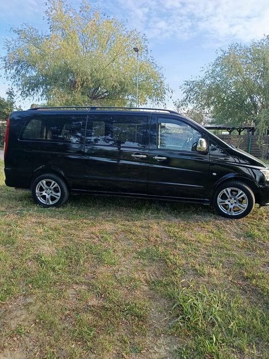 Vând Mercedes Benz vito model lung 1+8 locuri
