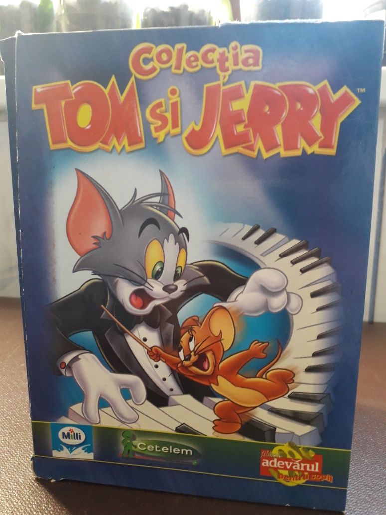 Vând colecție DVD Tom și Jerry 8 buc..Subtitrate in română