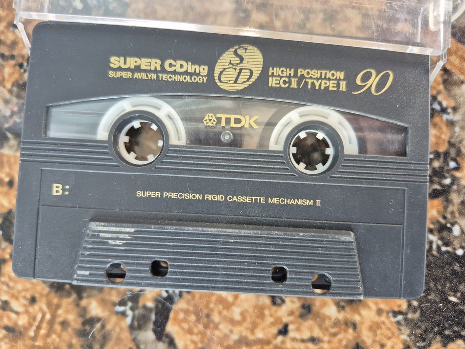 Vând 9 casete audio 60-90 minute cu muzica mixta