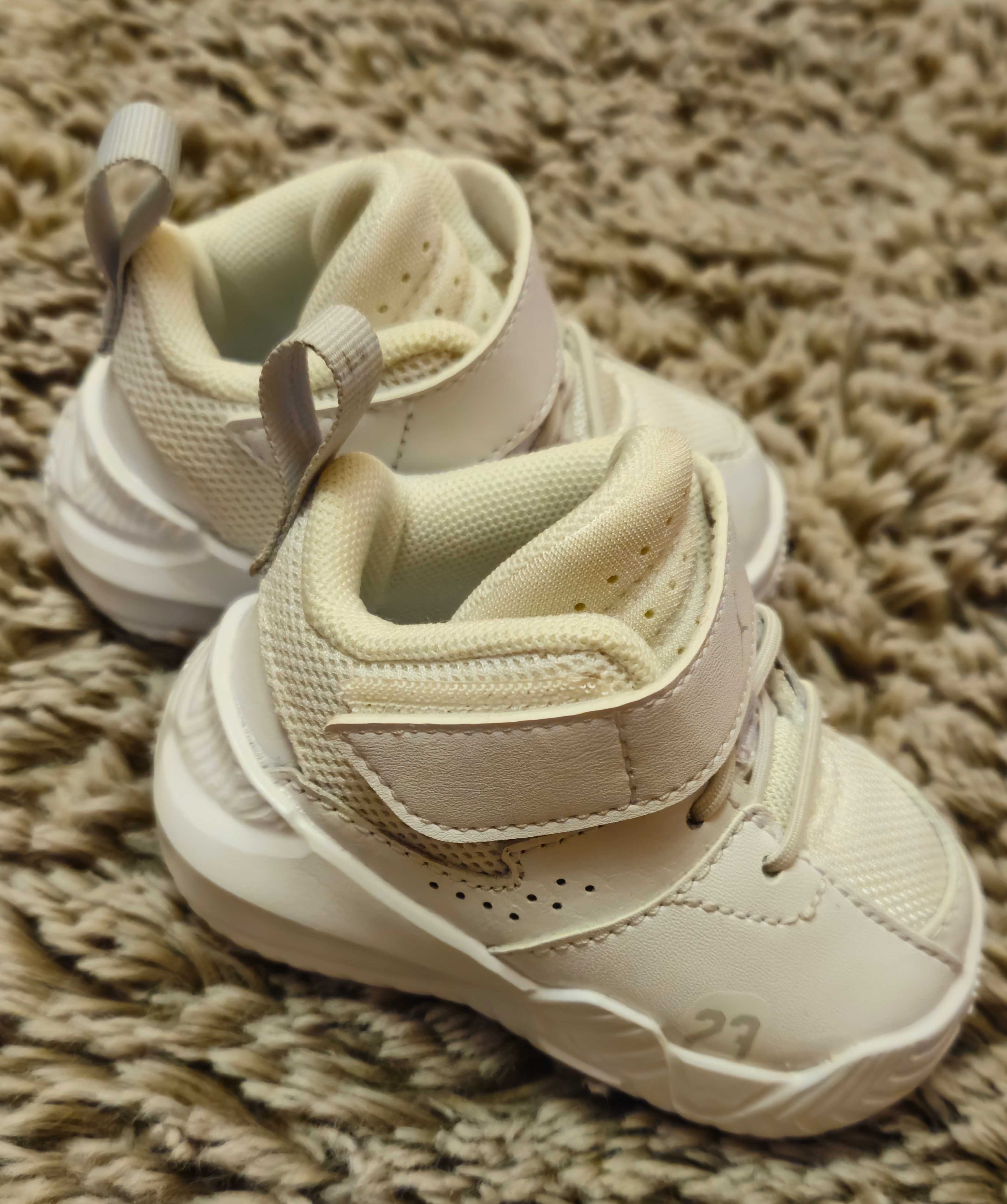 Бебешки маратонки Nike