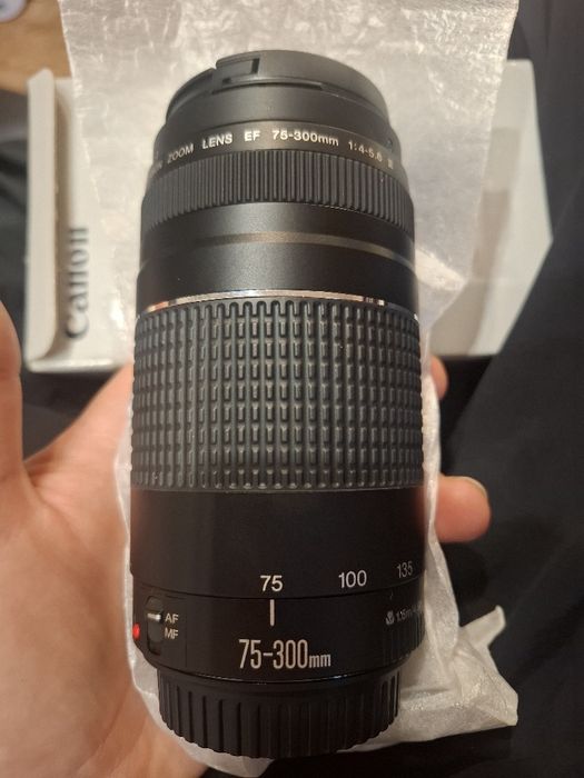 obiectiv canon EF 75-300 F/4-5.6 III