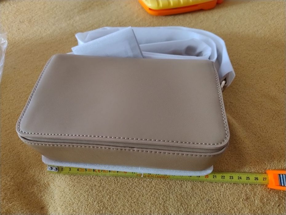 Geanta Tommy Hilfinger noua