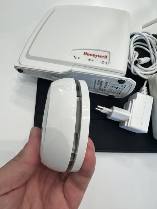 Termostat ambient wireless si internet pentru control remote