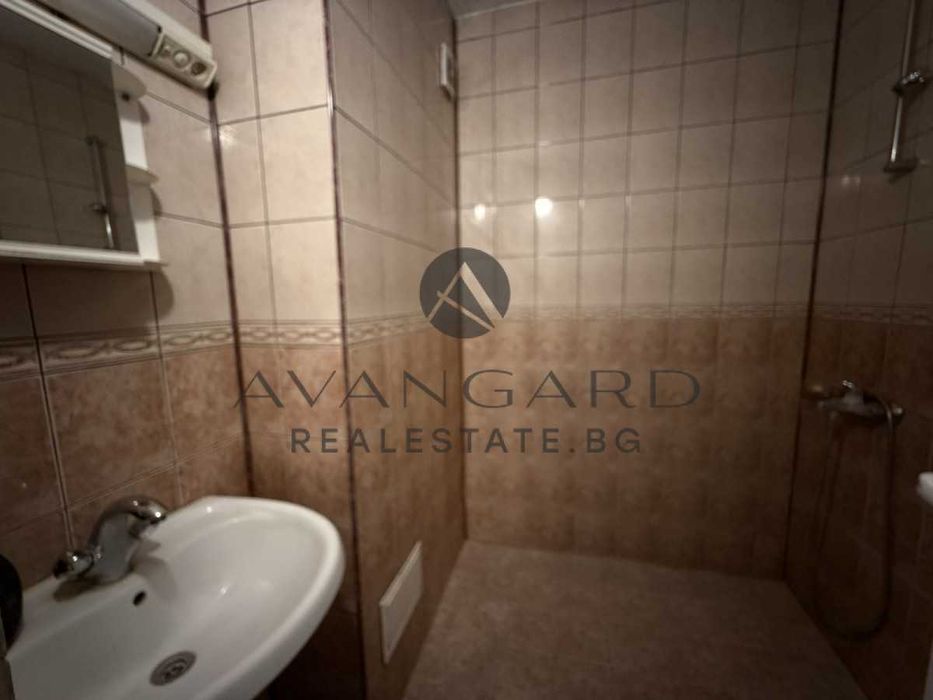 Продава се Тристаен апартамент в Пловдив, Тракия - 68 кв.м за 1912 €/кв.м - Снимка #6