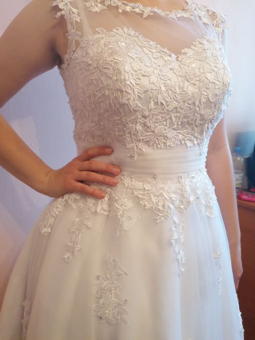 Rochie de mireasa alba scurtă midi mărimea M-L 38-40