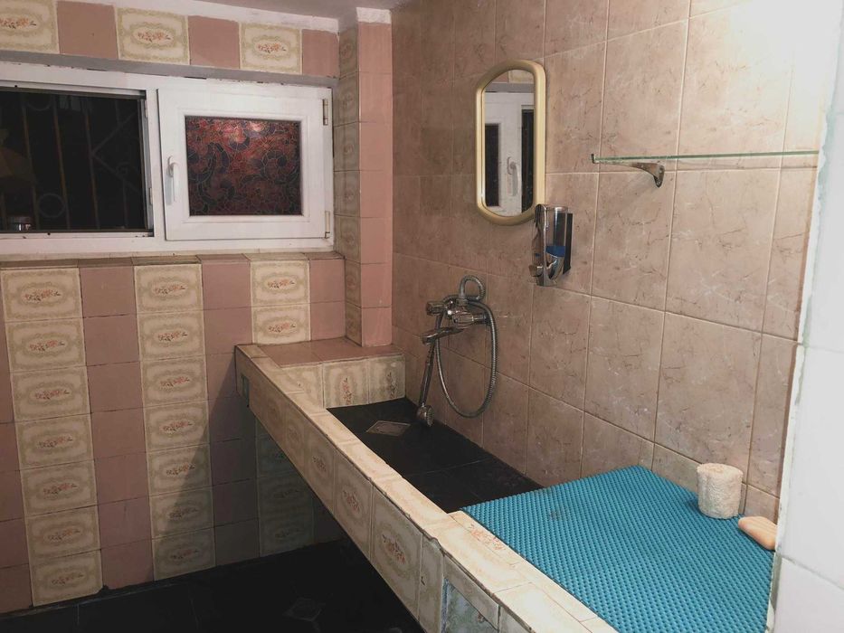 Дава се под наем Двустаен апартамент в Бургас, Меден рудник - зона А - 70 кв.м за 127.5 € - Снимка #3