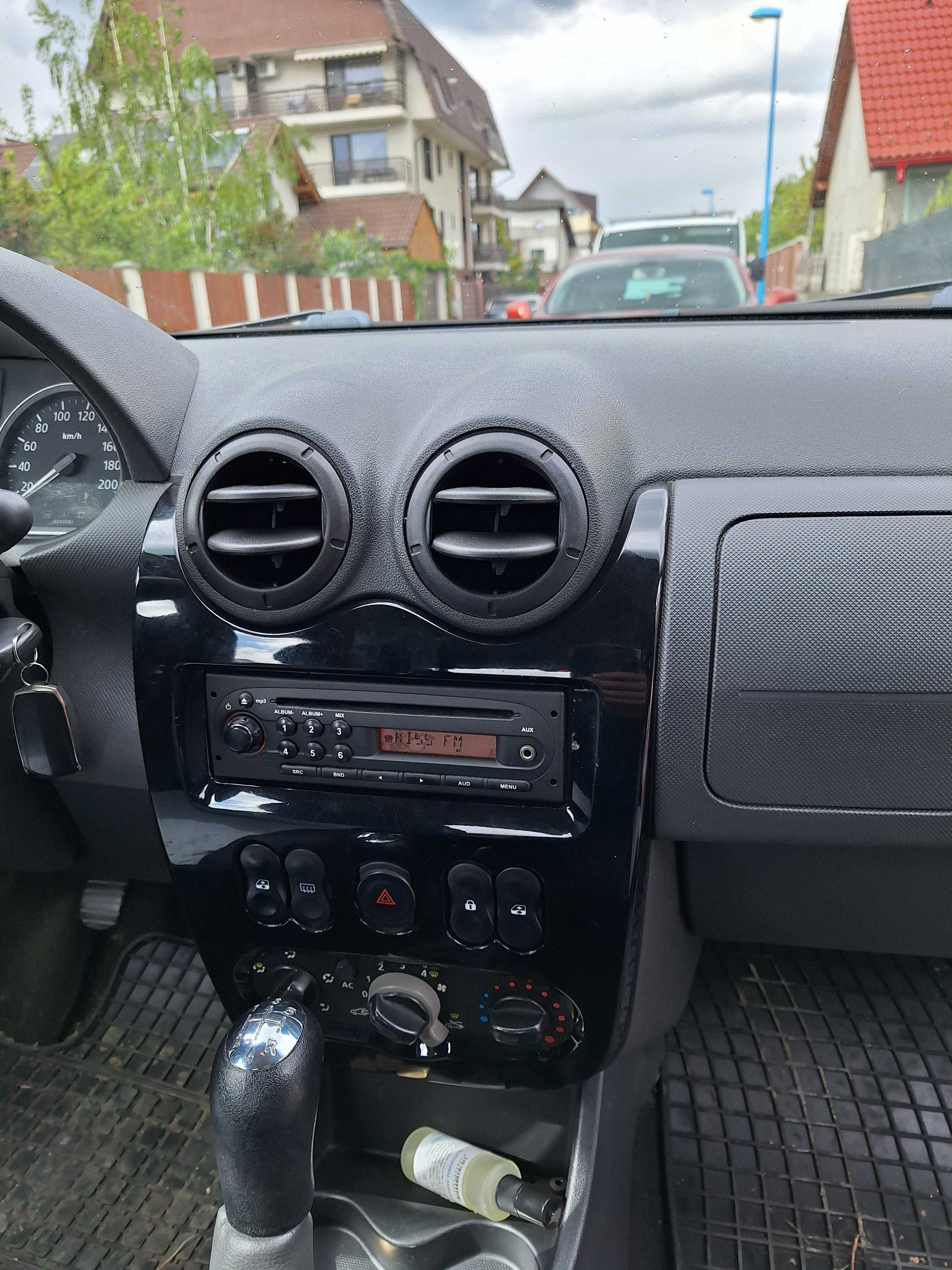 Dacia Sandero Orange 2011