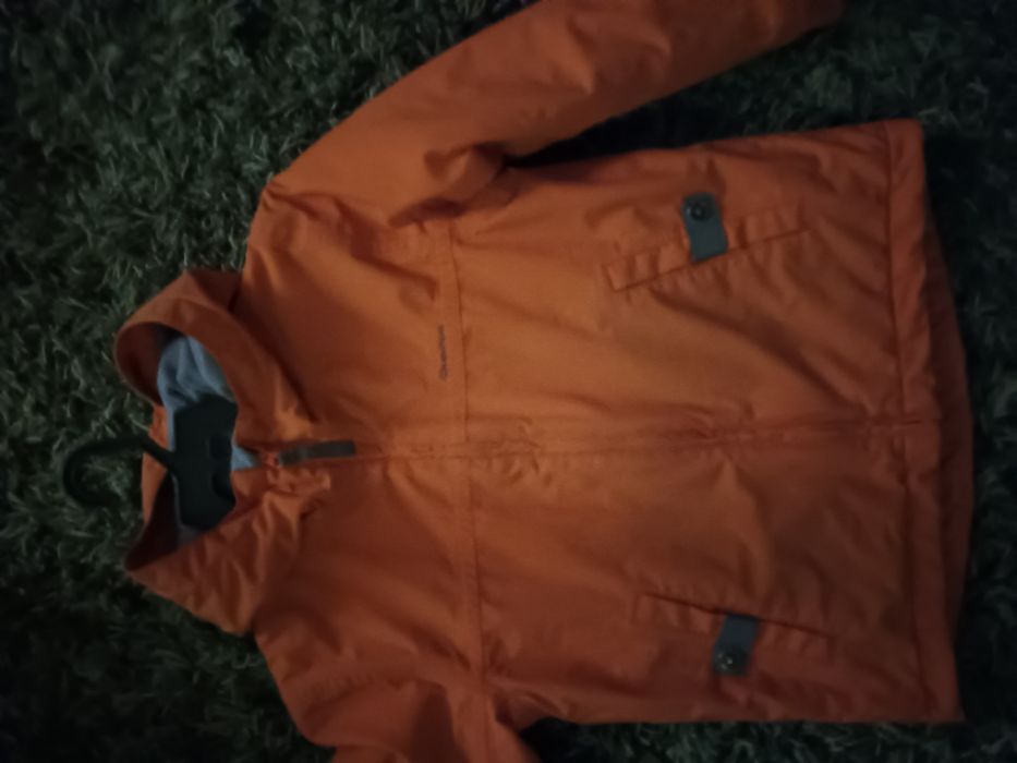 Vând geaca dechatlon