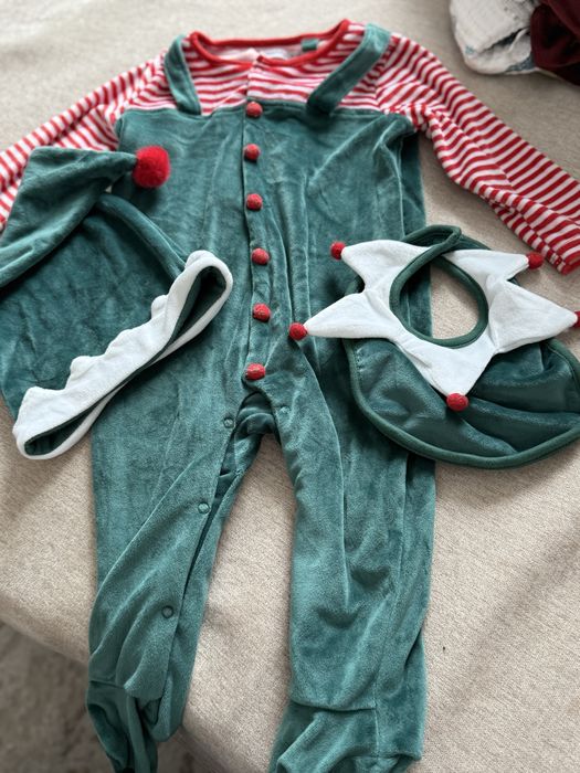 Коледен гащеризон за бебе