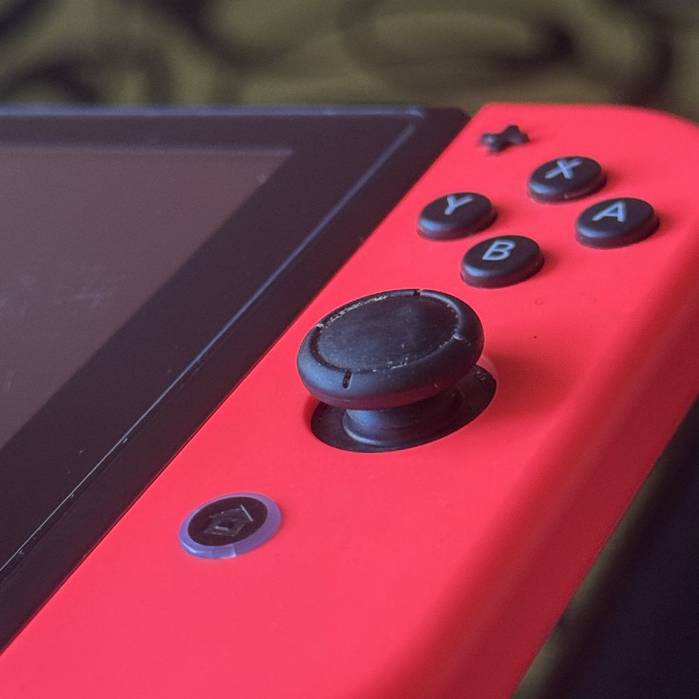 Nintendo Switch със 7 игри