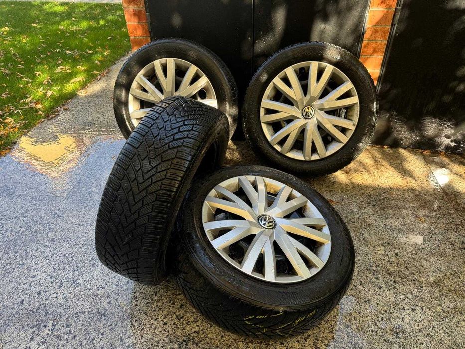 Volkswagen Golf 5 1.4 MPI 2009 + bonus set roti iarna