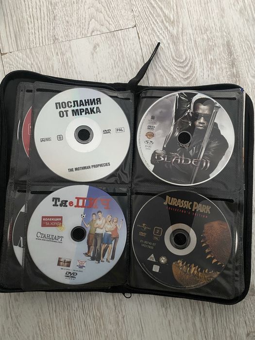 ДВД дискове в калъфи, без външни кутии
