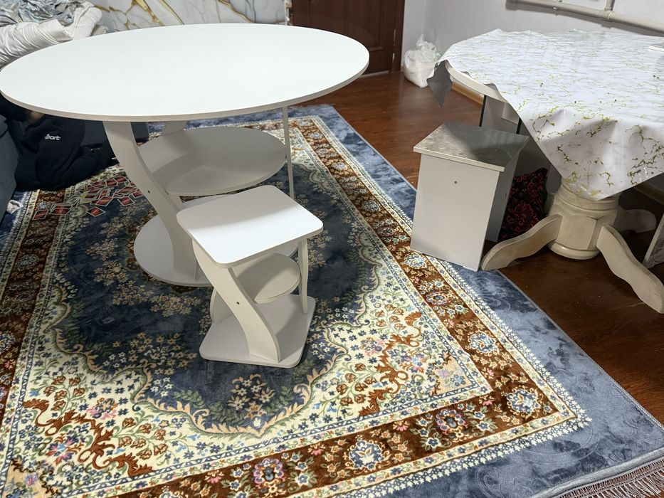 Продам кухонный стол