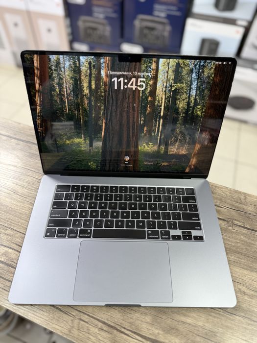 MacBook Air 15 inch M2 8/256 B/U