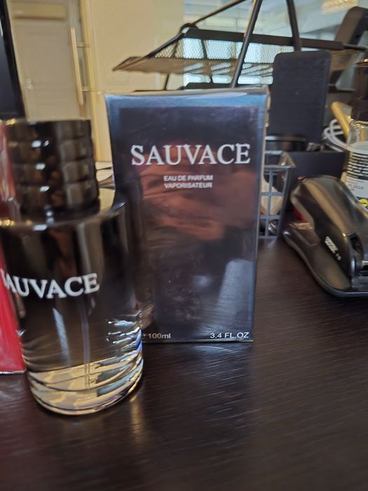 Parfum ce se vede în poze