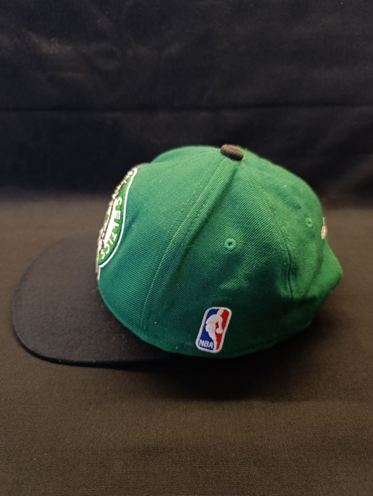 Шапка на Boston Celtics