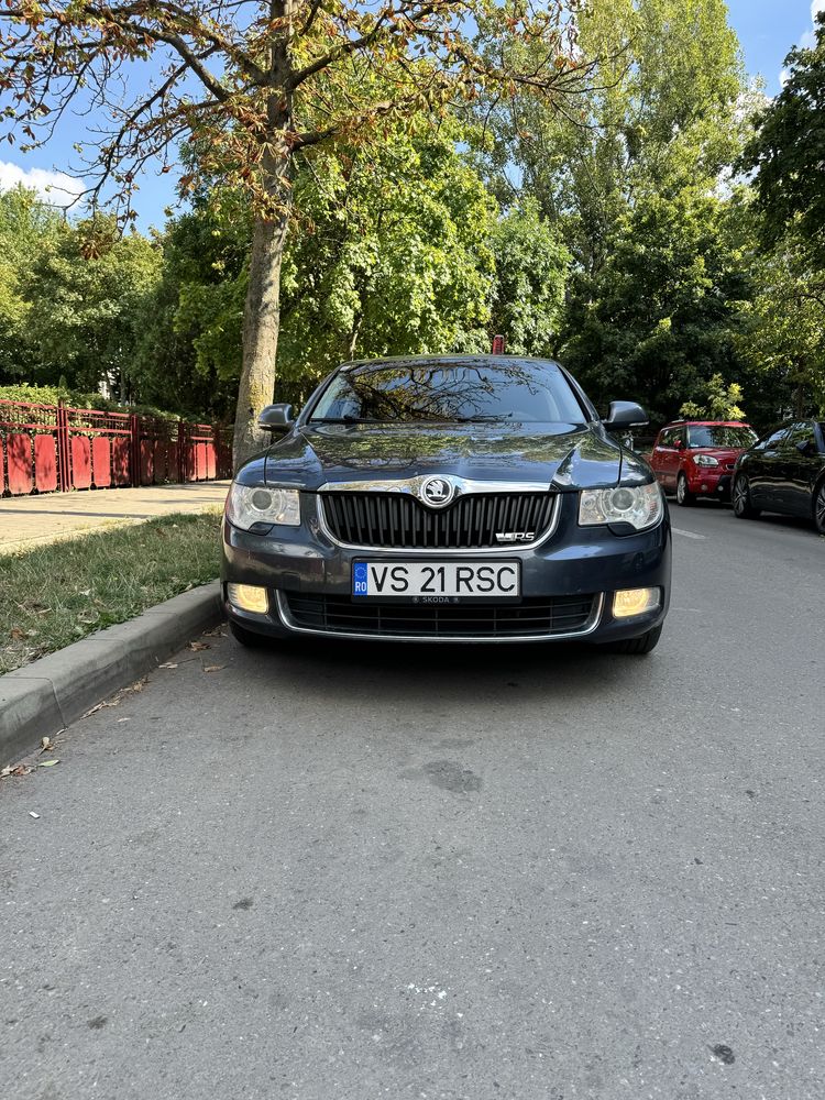Vând skoda superb 2 anul 2010