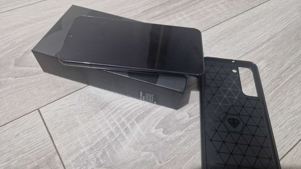 Samsung S22 PLUS la cutie, husa, folie, stare f. buna