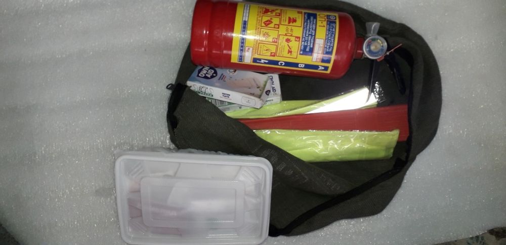 Продается аптечка огнетушитель