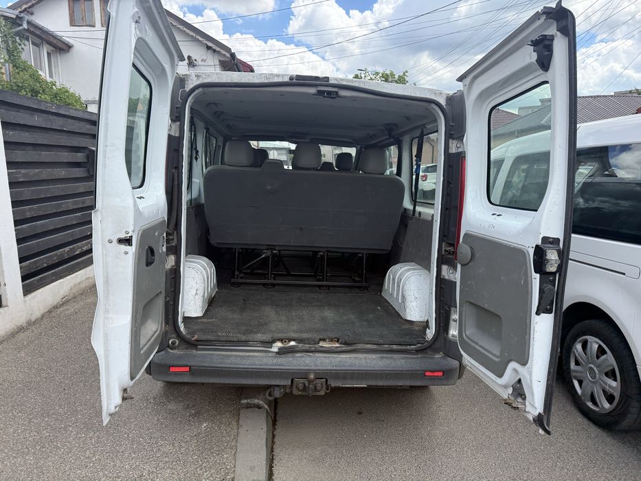 Opel vivaro  9 locuri 2013 pasul lung