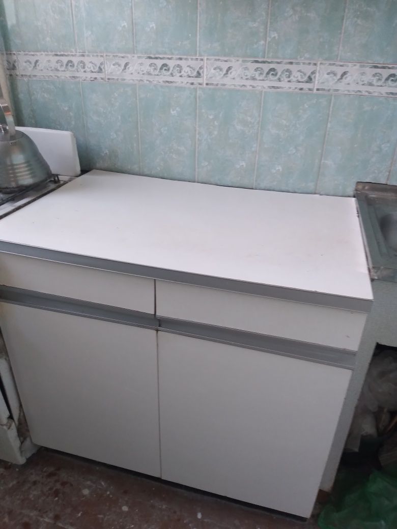 Стол рабочий кухонный
