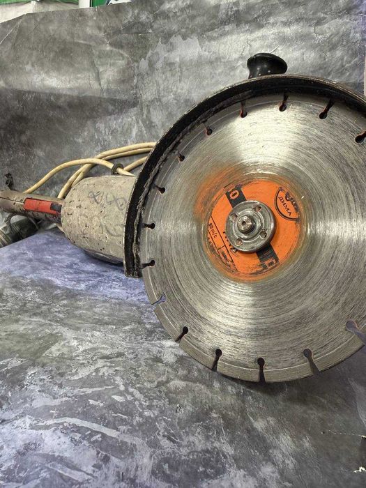 Болгарка Crown (г Астана, ул Косшыгулулы 9, лот 800916)