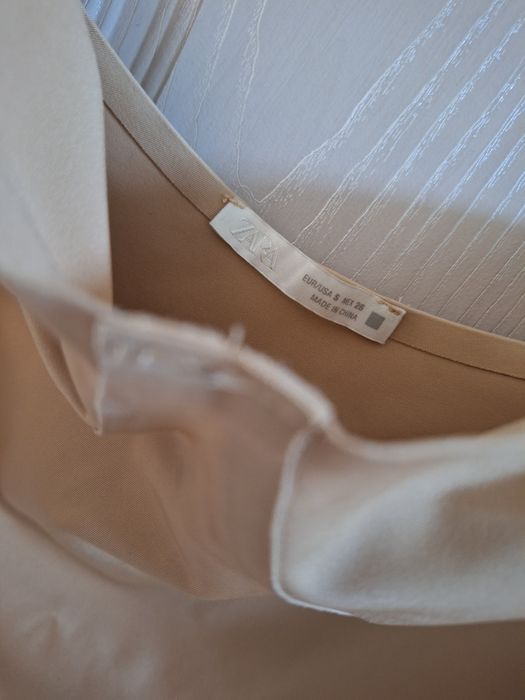 Безшевно боди Zara