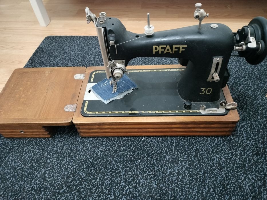 Mașina de cusut electrica Pfaff