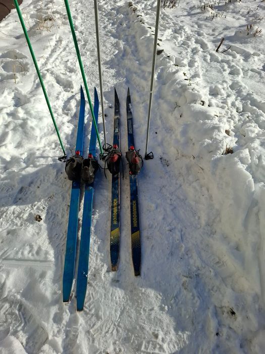 Лыжи беговые  цена за 2 пары с ботинками