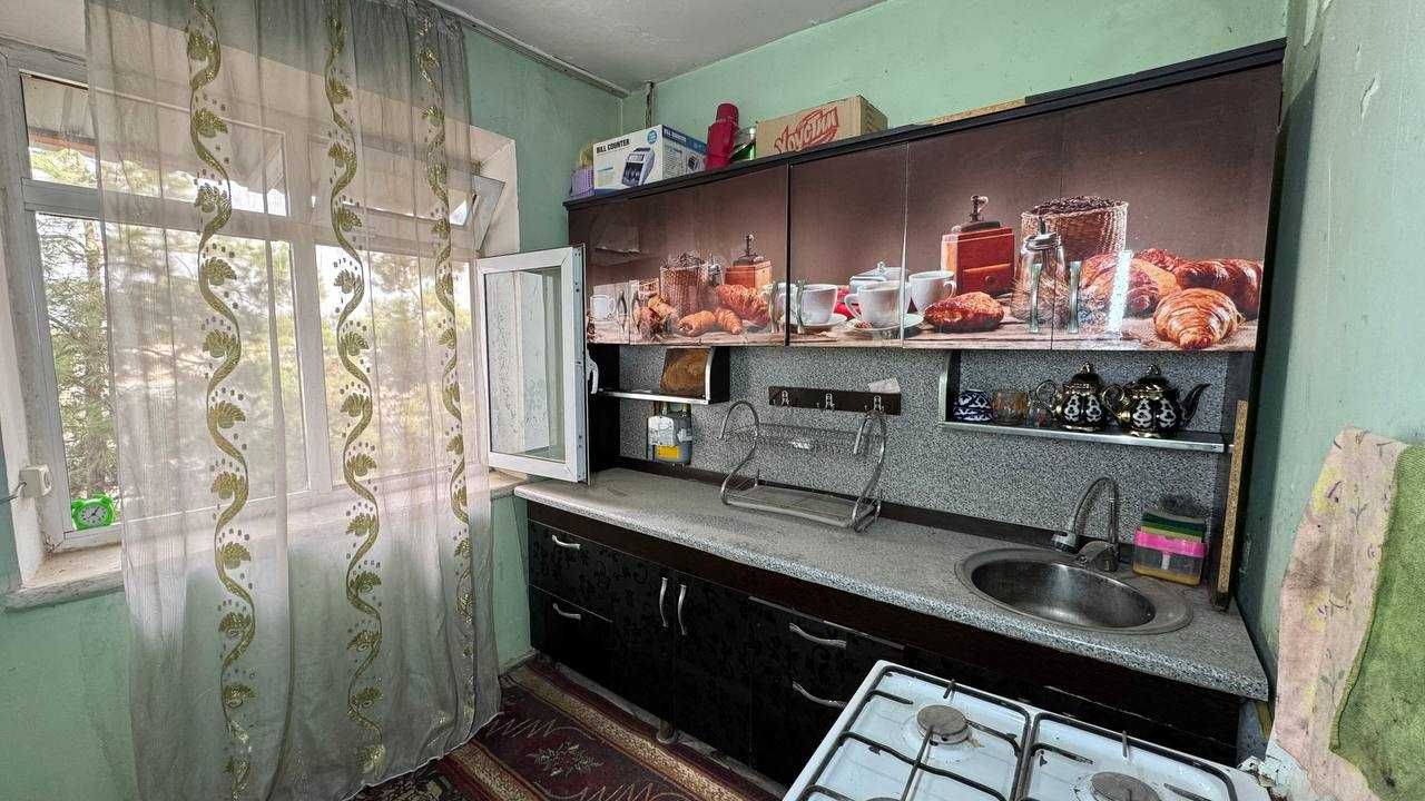 Текистел Бўстон кўчаси 2 хонали ўрта подезд квартира сотилади.ID: 1412