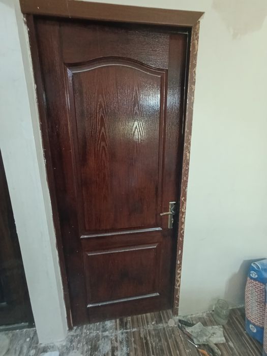 Срочно продам двери 2 штук размер 80х205
