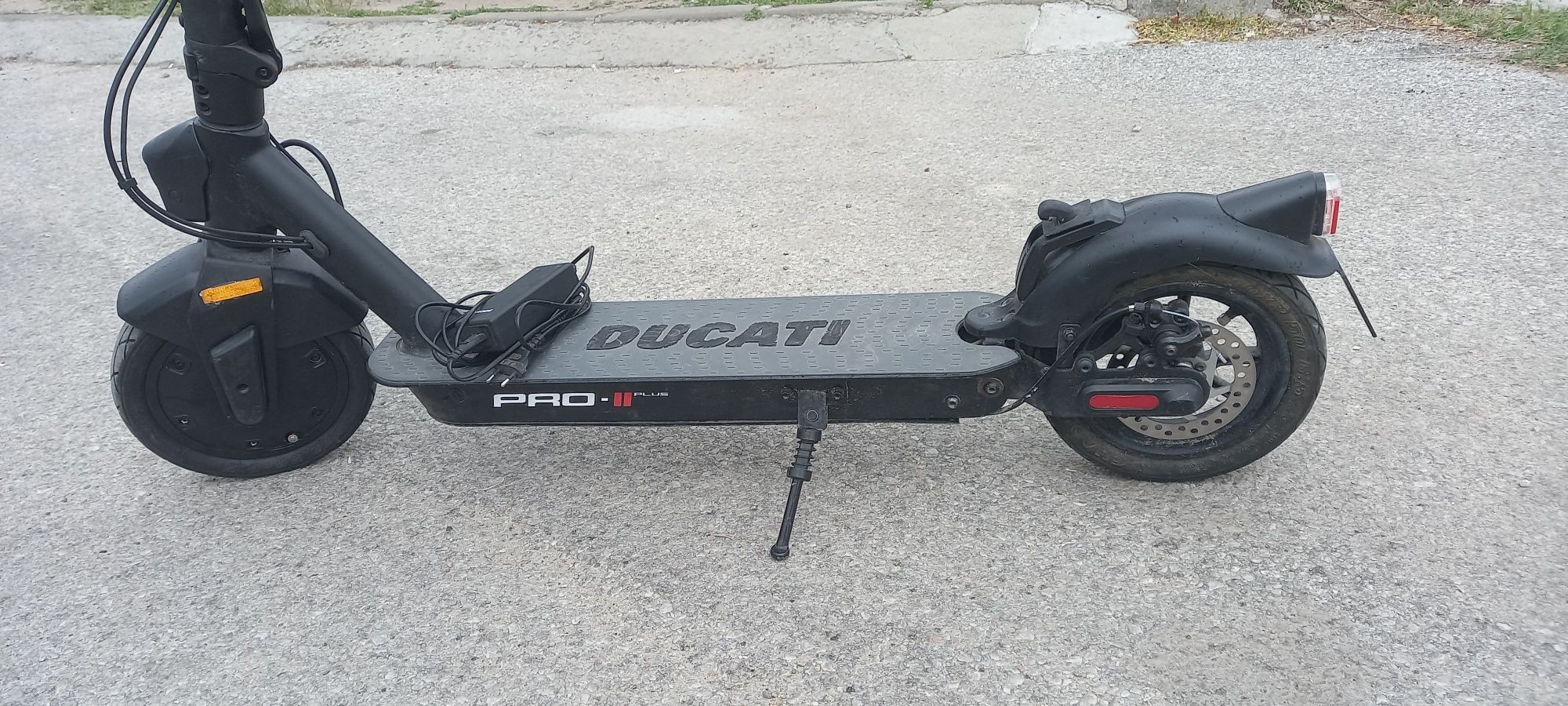 тротинетка Ducati Pro 2 Plus ЗА РЕМОНТ