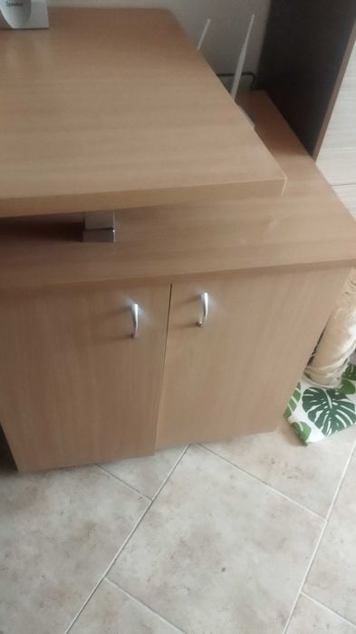 Ученическо бюро с шкаф,дърво и метални крака