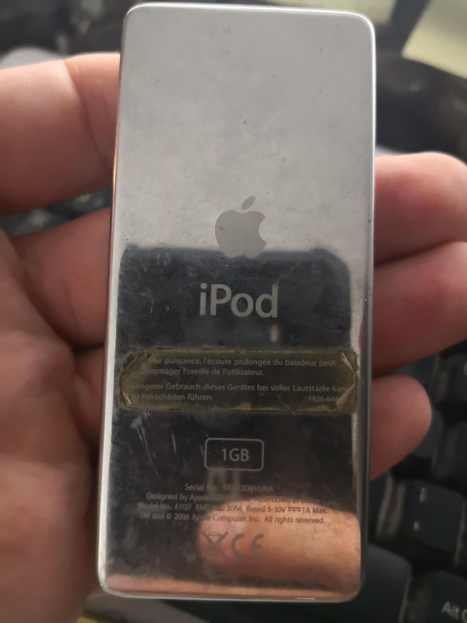 IPod nano 1. De 1GB  Stare conform pozelor. Funcțional. Bateria ok. Se