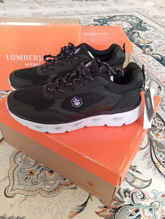 Продается кроссовки