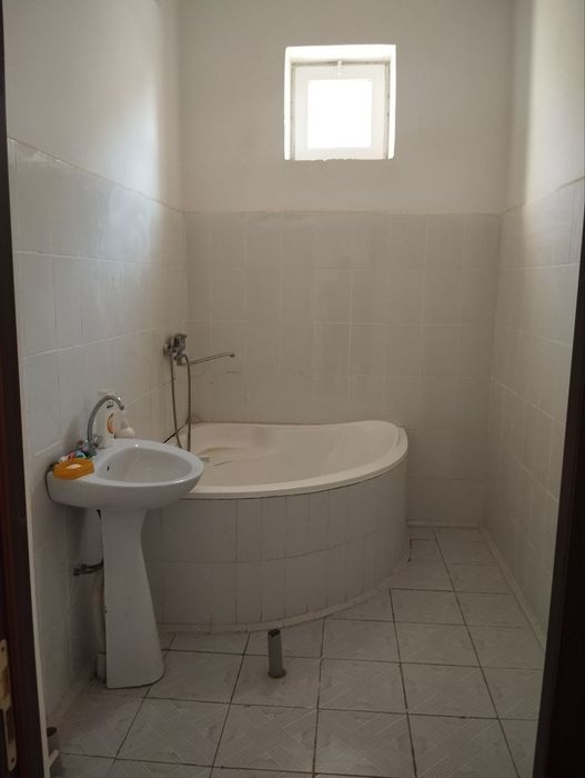 Навбахор тумани Тошработ маҳалласида жойлашган Коттеж сотилади